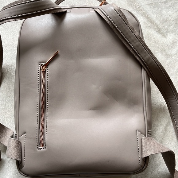 MATT & NAT Alex Vegan Backpack in Veil - Picture 4 of 15